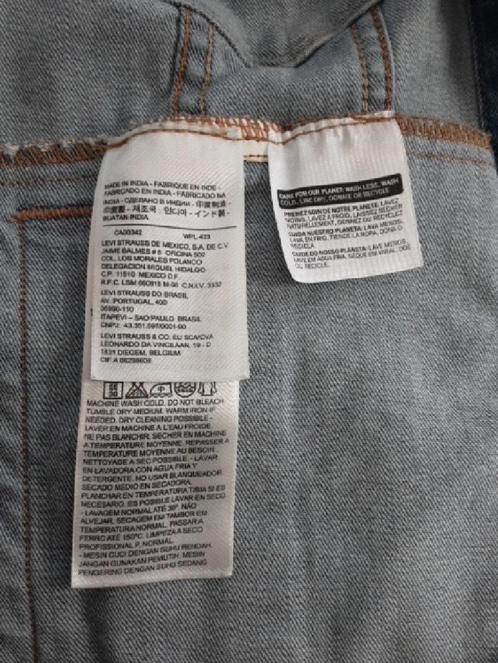 Levi's Women's Light Blue Denim Jacket - Button Front - Picture 7 of 7
